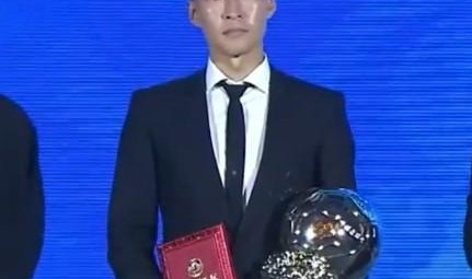 百家乐网站-吴曦：我希望年轻球员20岁就能爆发；不断前插助攻是我的风格