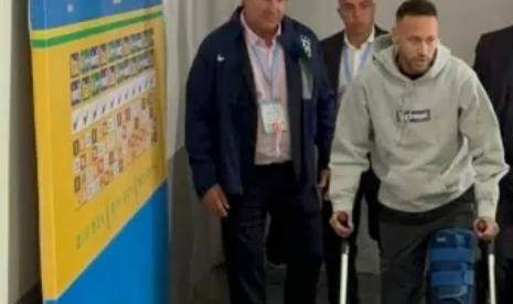 游戏模拟器-内马尔重伤巴西人反应不一 有人说他职业生涯完了