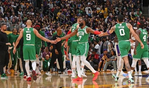 游戏模拟器-15胜1负攻防兼备！绿军先发五虎再度展现恐怖实力